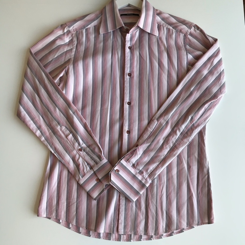 Gucci light pink cotton button up size 40
15 3/4